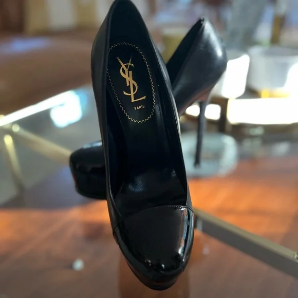 Authentic YSl high Used like It has been worn only - Main Image